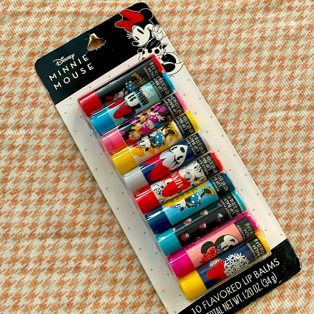 NIB Minnie Mouse lip balm set